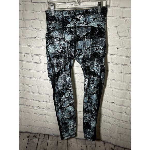 LULULEMON LADIES PRINTED WITH MESH SIDE LEGGINGS (8) ‎ EUC GENTLY WORN - Picture 1 of 5